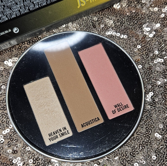 MAC x Jeremy Scott Mixtape Face Palette Cheeky Vol. 1 - Picture 4 of 5